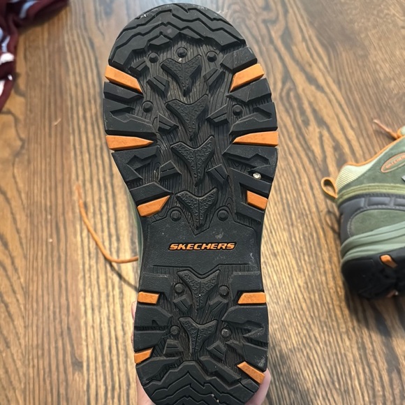 Skechers Green and Orange Hiking Boots with Ankle Support - Picture 4 of 5